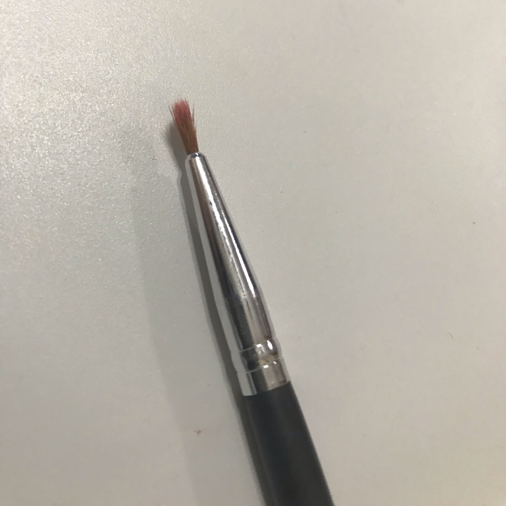 bareEscentuals eyeliner brush